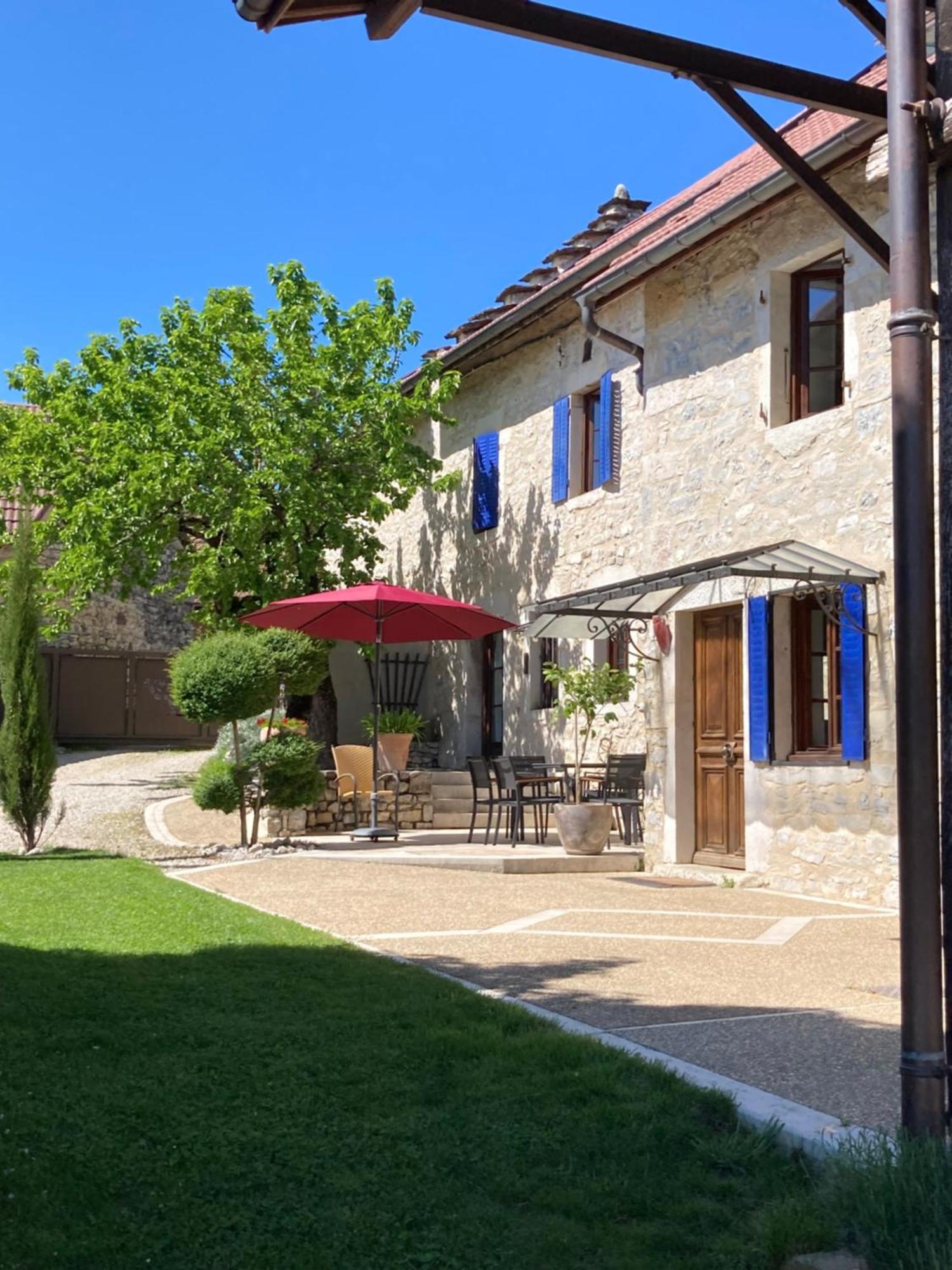 Le Clos Bo-M Marignieu Εξωτερικό φωτογραφία